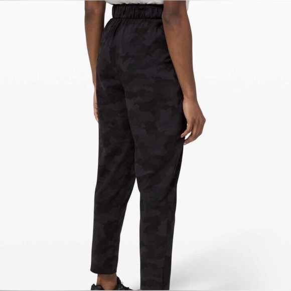 Lululemon keep moving High-Rise Pant 7/8 Length ~ size 2 - Picture 2 of 9